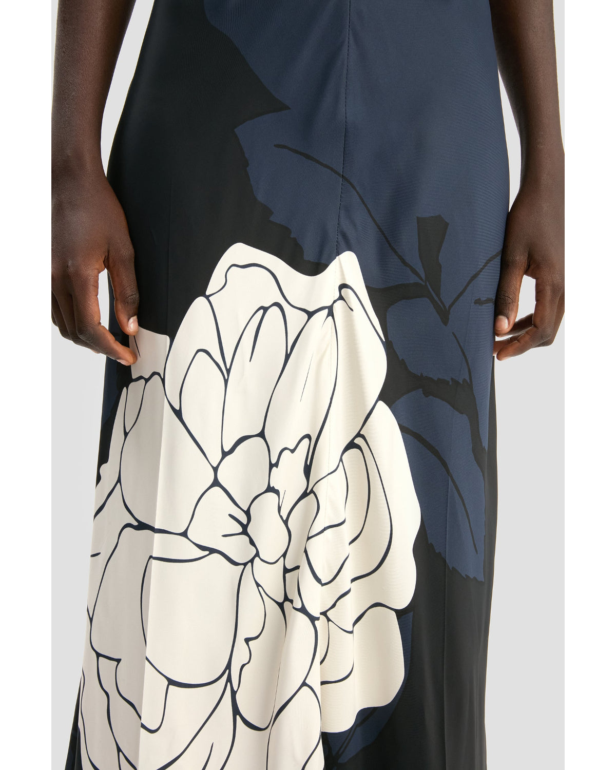Victoria Beckham Eve V Neck Midi Dress Print