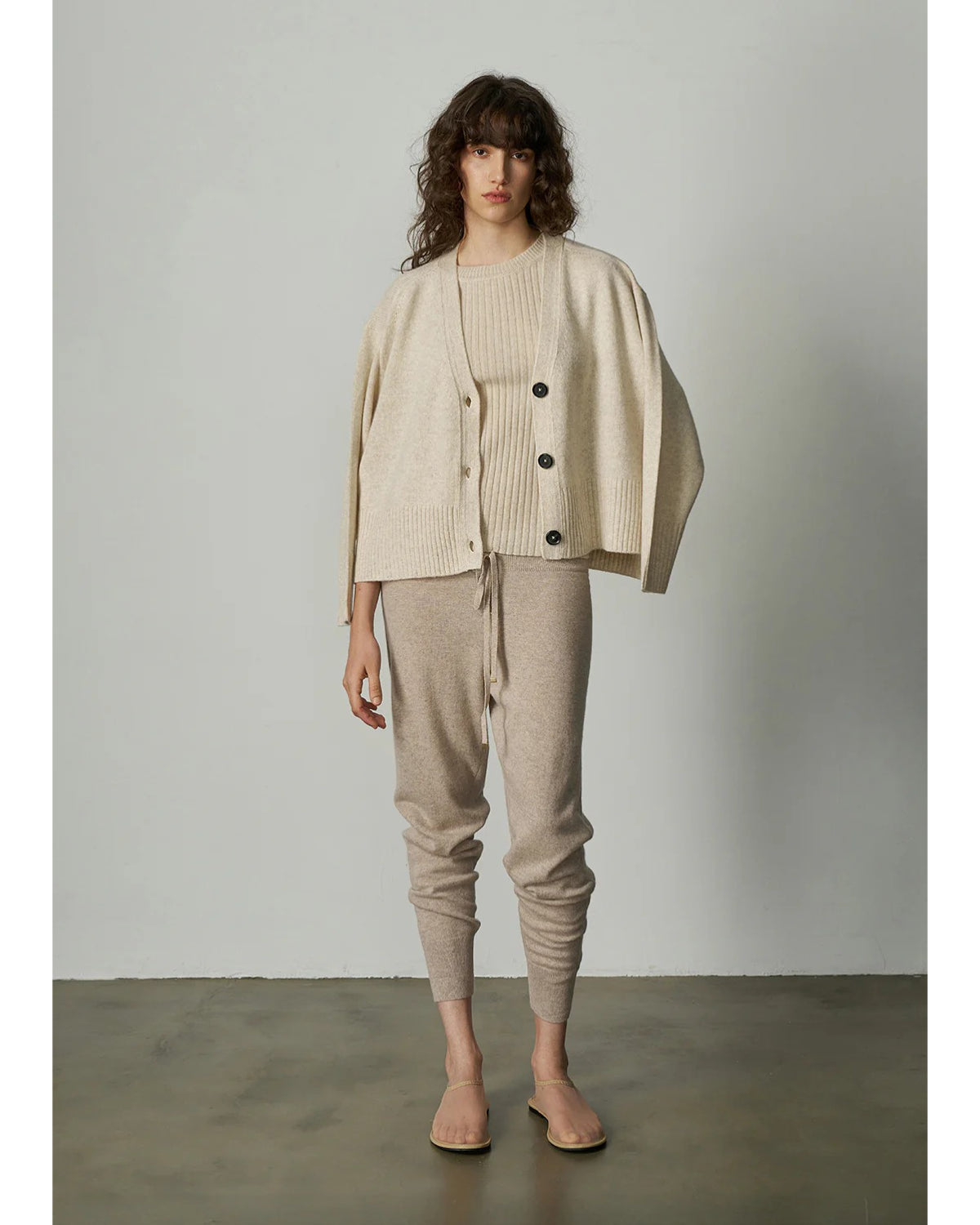 ALEGER 145 Cashmere Seam Detail Cardigan