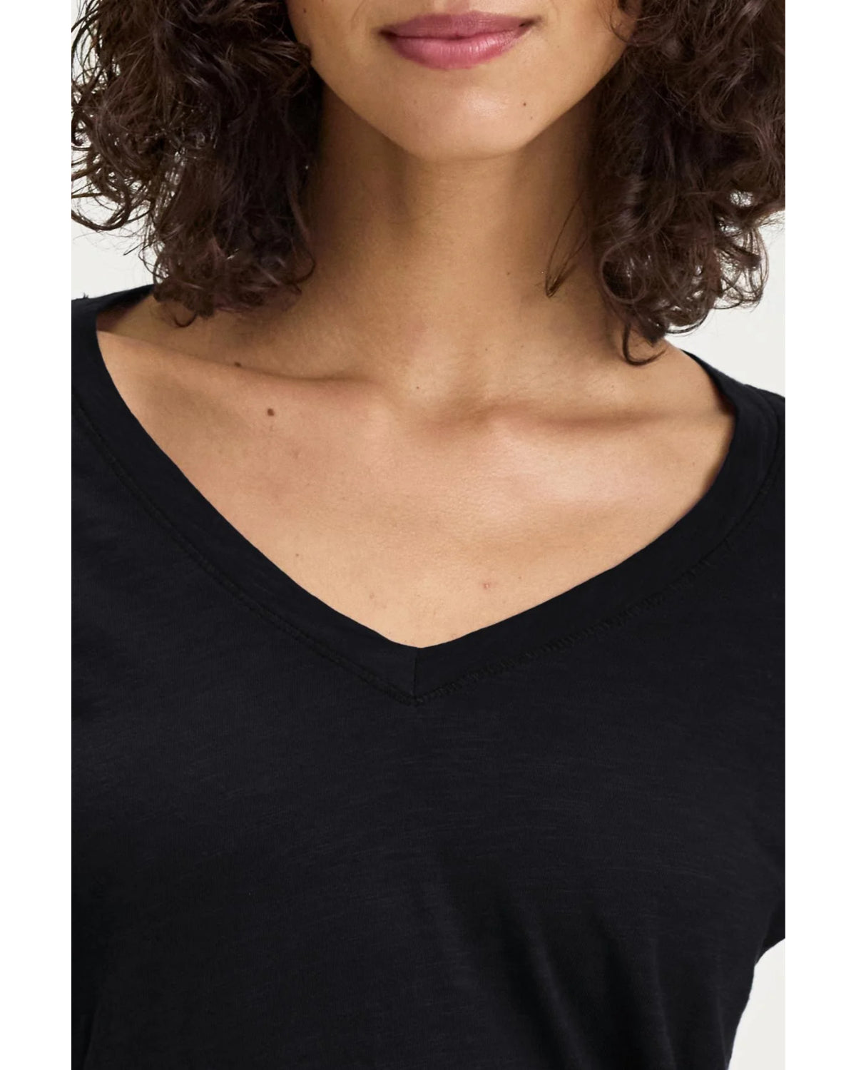 Velvet Blaire Vneck L/S Tee